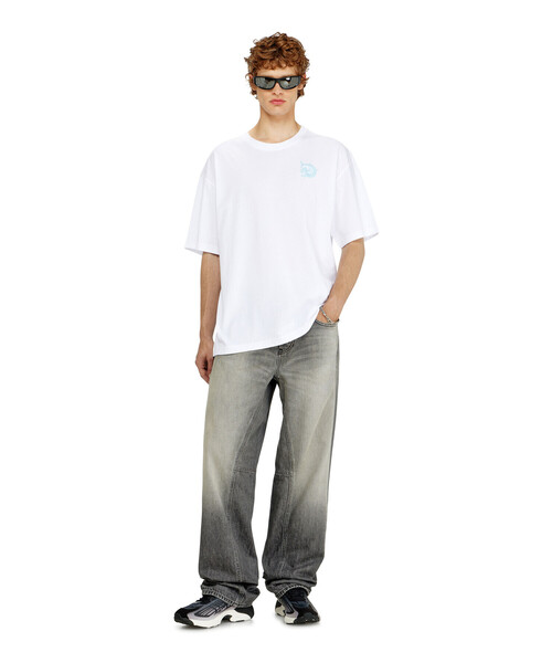 DIESEL(ディーゼル)の「メンズ Tシャツ T-BOXT-AA11(Tシャツ/カットソー・メンズ・ホワイト/グリーン系その他・XXX-LARGE/X-LARGE/X-SMALL/XX-LARGE/MEDIUM/SMALL/LARGE)」の6枚目の写真