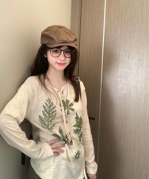 AsheKsha（アシクシャ）の「森系レトロ植物柄レースアップVネック長袖トップス（Tシャツ/カットソー・レディース・ダークグリーン/ベージュ・M）」の7枚目の写真