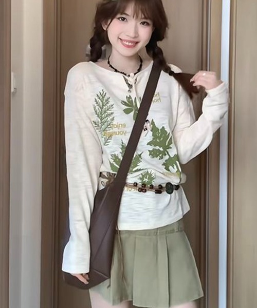 AsheKsha（アシクシャ）の「森系レトロ植物柄レースアップVネック長袖トップス（Tシャツ/カットソー・レディース・ダークグリーン/ベージュ・M）」の9枚目の写真