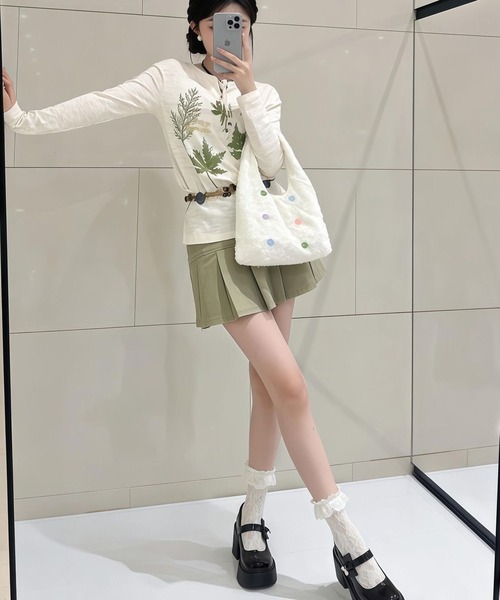 AsheKsha（アシクシャ）の「森系レトロ植物柄レースアップVネック長袖トップス（Tシャツ/カットソー・レディース・ダークグリーン/ベージュ・M）」の14枚目の写真