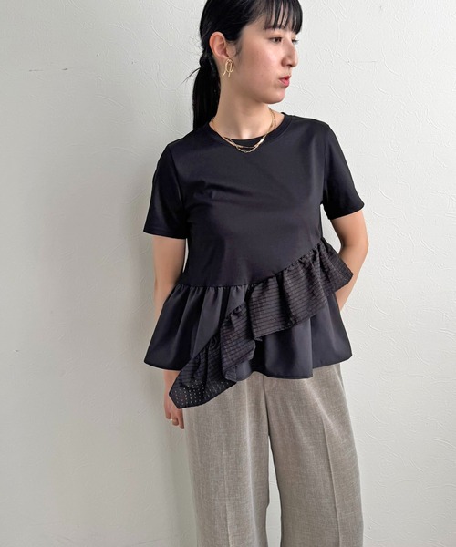 LHELBIE（レルビエ）の「アシメヘムペプラムトップス（Tシャツ/カットソー・レディース・ブラック/オフホワイト・M）」の3枚目の写真