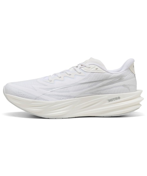 PUMA(プーマ)の「PUMA プーマ メンズ ディヴィエイト ピュア ニトロ ランニングシューズ(スニーカー・メンズ・ホワイト×シルバー/ブラック/オフホワイト/レッド系その他3/ホワイト×レッド・26.5cm/28.5cm/29.0cm/28.0cm/25.0cm/25.5cm/26.0cm/27.5cm/27.0cm)」の4枚目の写真