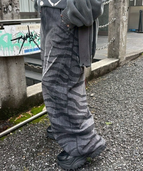 Candy Stripper(キャンディストリッパー)の「CAT SCRATCH DENIM パンツ(デニムパンツ・レディース・ブラック系その他2/ブラック・FREE)」の13枚目の写真