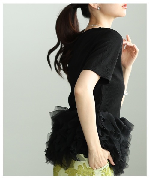 Sawa a la mode(サワアラモード)の「異素材チュールフリルリブトップス(Tシャツ/カットソー・レディース・オレンジ/ブラック・FREE)」の14枚目の写真
