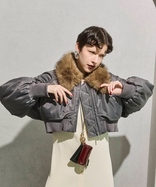 OMMO（オーエムエムオー）の「FUR COLLAR SHORT MA-1（MA-1・レディース・グレー/カーキ/ブラック・38/36）」の3枚目の写真