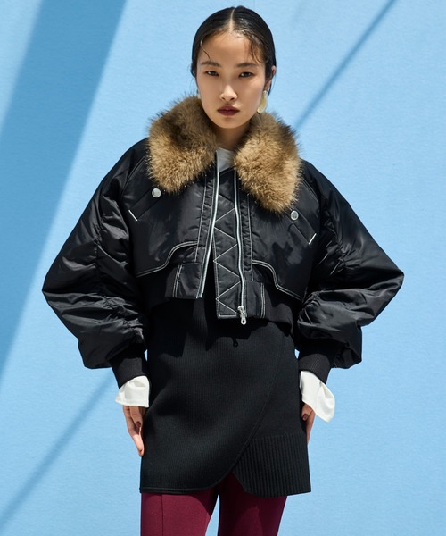 OMMO（オーエムエムオー）の「FUR COLLAR SHORT MA-1（MA-1・レディース・グレー/カーキ/ブラック・38/36）」の2枚目の写真