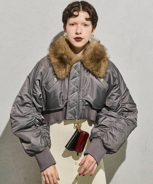 OMMO（オーエムエムオー）の「FUR COLLAR SHORT MA-1（MA-1・レディース・グレー/カーキ/ブラック・38/36）」の4枚目の写真