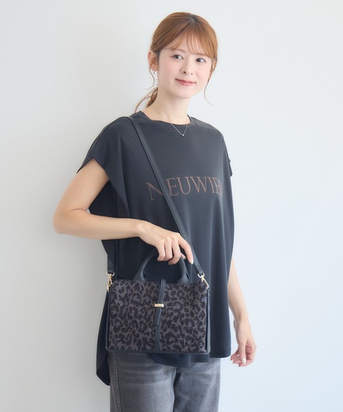 KATHARINE ROSS(キャサリンロス)の「モダールロゴプルオーバー(Tシャツ/カットソー・レディース・ブラウン/ブラック・FREE)」の4枚目の写真