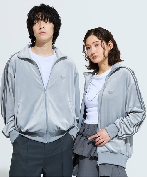 adidas(アディダス)の「FB TT ベロア / ファイヤーバード トラックトップ ベロア / ジャージ / トラックジャケット / アディダスオリジナルス adidas Originals(ジャージ・メンズ・グレー系その他・XX-LARGE/XX-SMALL/3XL/LARGE/MEDIUM/SMALL/X-LARGE/X-SMALL)」の1枚目の写真