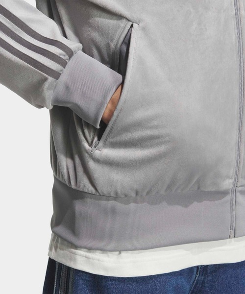 adidas(アディダス)の「FB TT ベロア / ファイヤーバード トラックトップ ベロア / ジャージ / トラックジャケット / アディダスオリジナルス adidas Originals(ジャージ・メンズ・グレー系その他・XX-LARGE/XX-SMALL/3XL/LARGE/MEDIUM/SMALL/X-LARGE/X-SMALL)」の8枚目の写真