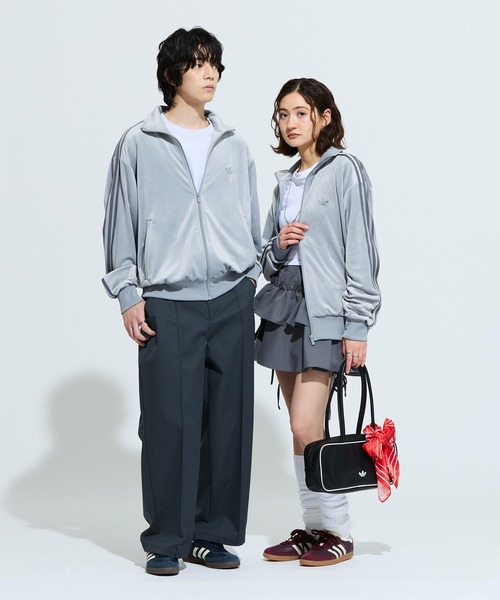 adidas(アディダス)の「FB TT ベロア / ファイヤーバード トラックトップ ベロア / ジャージ / トラックジャケット / アディダスオリジナルス adidas Originals(ジャージ・メンズ・グレー系その他・XX-LARGE/XX-SMALL/3XL/LARGE/MEDIUM/SMALL/X-LARGE/X-SMALL)」の2枚目の写真