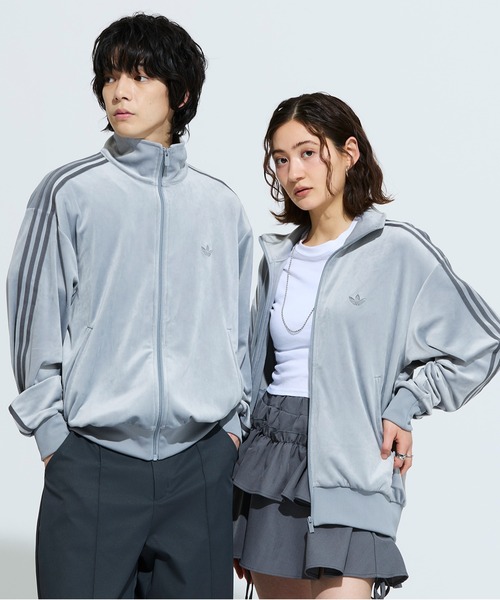 adidas(アディダス)の「FB TT ベロア / ファイヤーバード トラックトップ ベロア / ジャージ / トラックジャケット / アディダスオリジナルス adidas Originals(ジャージ・メンズ・グレー系その他・XX-LARGE/XX-SMALL/3XL/LARGE/MEDIUM/SMALL/X-LARGE/X-SMALL)」の3枚目の写真