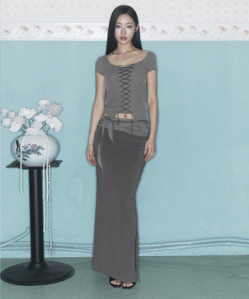 PLEASENOFOLLOW(プリーズノーフォロー)の「Ina Shirring Long Skirt (Khaki)(スカート・レディース・その他・SMALL/MEDIUM)」の1枚目の写真