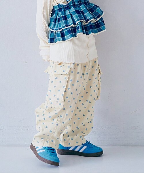 p.premier(ピードットプルミエ)の「ボリュームシルエットひざタックカーゴパンツ(カーゴパンツ・キッズ・ベージュ/オフホワイト/ブラック/カーキ・90/100/120/80/110/130/140)」の2枚目の写真