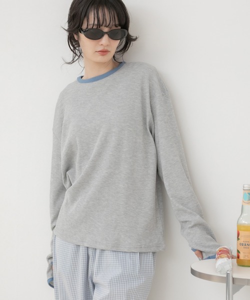HEILIS(ヘイリス)の「バイカラーワッフルロングTシャツ/ロンT 長袖Tシャツ カットソー ワッフルTシャツ ワッフルトップス バイカラー 配色トップス 配色リブ クルーネック 長袖トップス 韓国ファッション 韓国コーデ カジュアル ノームコア レイヤード デイリー 春服 秋服 冬服 オフホワイト グレー ブラック(Tシャツ/カットソー・レディース・オフホワイト/ブラック/グレー・FREE)」の5枚目の写真