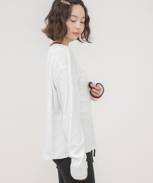 HEILIS(ヘイリス)の「バイカラーワッフルロングTシャツ/ロンT 長袖Tシャツ カットソー ワッフルTシャツ ワッフルトップス バイカラー 配色トップス 配色リブ クルーネック 長袖トップス 韓国ファッション 韓国コーデ カジュアル ノームコア レイヤード デイリー 春服 秋服 冬服 オフホワイト グレー ブラック(Tシャツ/カットソー・レディース・オフホワイト/ブラック/グレー・FREE)」の22枚目の写真