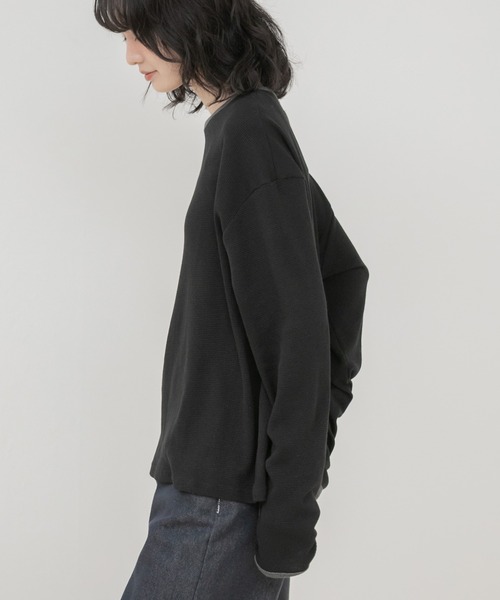 HEILIS(ヘイリス)の「バイカラーワッフルロングTシャツ/ロンT 長袖Tシャツ カットソー ワッフルTシャツ ワッフルトップス バイカラー 配色トップス 配色リブ クルーネック 長袖トップス 韓国ファッション 韓国コーデ カジュアル ノームコア レイヤード デイリー 春服 秋服 冬服 オフホワイト グレー ブラック(Tシャツ/カットソー・レディース・オフホワイト/ブラック/グレー・FREE)」の14枚目の写真