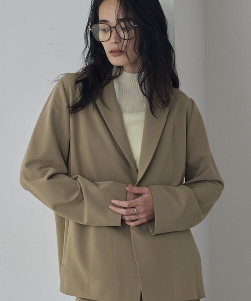 GALLEST(ギャレスト)の「Comfy Set Up|ダブルブレストイージージャケット【セットアップ対応/通勤/カセット服】(テーラードジャケット・レディース・ブラック/ベージュ/ダークグレー・36/38/40)」の6枚目の写真