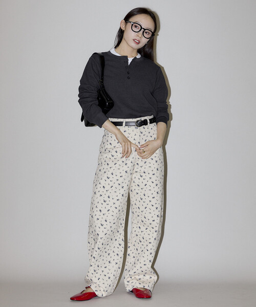 PUBLUX(パブリュクス)の「PUBLUX/パブリュクス ミニ ワッフル ヘンリーネック クロップド ロンT 限定展開(Tシャツ/カットソー・レディース・オフホワイト/グレー/ブラウン/チャコールグレー・フリ-)」の8枚目の写真
