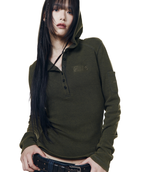AAKAM（アーカム）の「Bleach Washed Hooded Long Sleeve (Olive)（パーカー・レディース・その他・1/2）」の5枚目の写真