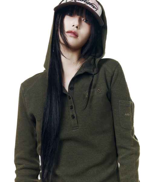 AAKAM（アーカム）の「Bleach Washed Hooded Long Sleeve (Olive)（パーカー・レディース・その他・1/2）」の6枚目の写真