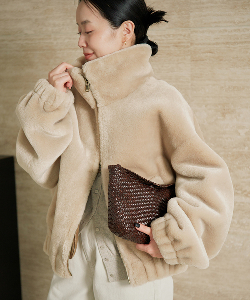 plage(プラージュ)の「Vegancode / ヴィ―ガンコード 別注 ECOFUR BOMBER ジャケット(その他アウター・レディース・ナチュラル/ブラウン・FREE)」の2枚目の写真