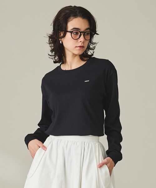AIGLE（エーグル）の「オーガニックコットン オーバーサイズ ワンポイントシリコンバッジロゴ ロングスリーブTシャツ（Tシャツ/カットソー・メンズ・ブラック/ダークグレー/ホワイト・L/M/S/XL/XS/XXS）」の6枚目の写真