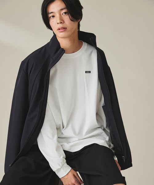 AIGLE（エーグル）の「オーガニックコットン オーバーサイズ ワンポイントシリコンバッジロゴ ロングスリーブTシャツ（Tシャツ/カットソー・メンズ・ブラック/ダークグレー/ホワイト・L/M/S/XL/XS/XXS）」の15枚目の写真