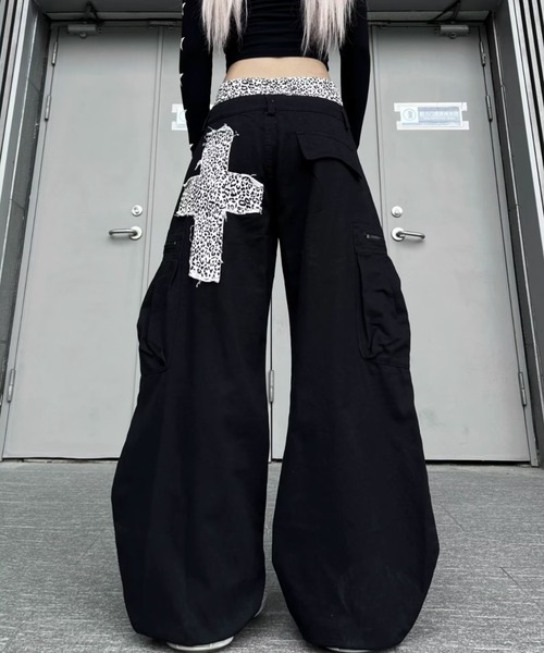 lilful(リルフル)の「レオパードクロス ダブルウエストワイドカーゴパンツ(カーゴパンツ・レディース・ブラック・L/M)」の4枚目の写真