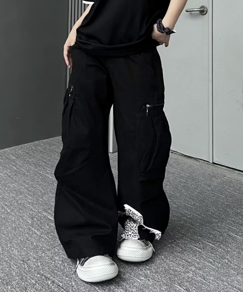 lilful(リルフル)の「レオパードクロス ダブルウエストワイドカーゴパンツ(カーゴパンツ・レディース・ブラック・L/M)」の6枚目の写真