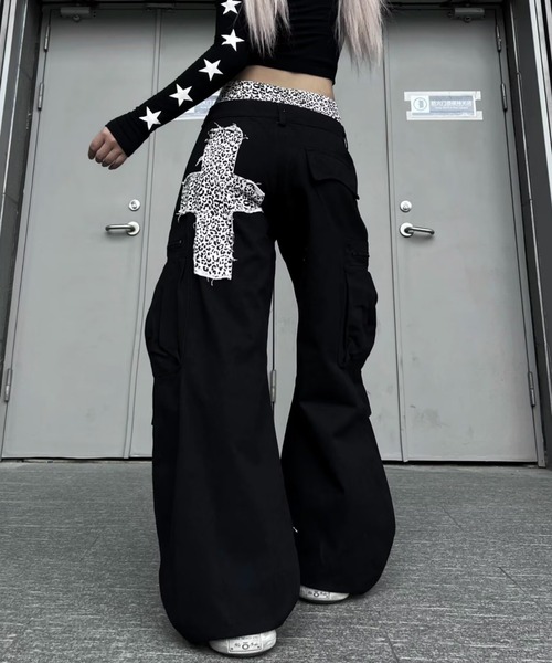 lilful(リルフル)の「レオパードクロス ダブルウエストワイドカーゴパンツ(カーゴパンツ・レディース・ブラック・L/M)」の3枚目の写真