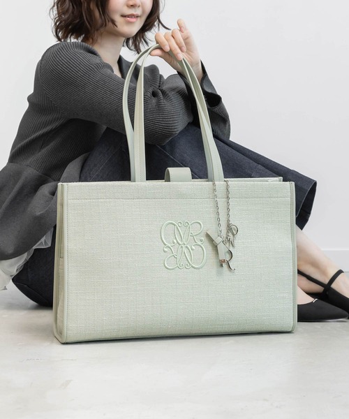 RANDA(ランダ)の「【A4対応】チャーム付きモノグラム刺繍ツイードトートバッグ(トートバッグ・レディース・ピンク/ブルー/グリーン/ブラック・LL)」の2枚目の写真