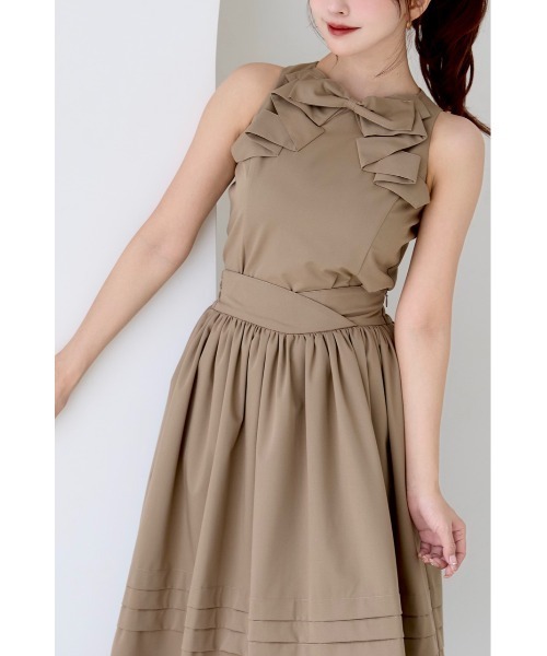 MISTREASS(ミストレアス)の「Sleeveless Ribbon Tops×Flare Skirt Set Up(セットアップ・レディース・グレー/ベージュ・FREE)」の5枚目の写真