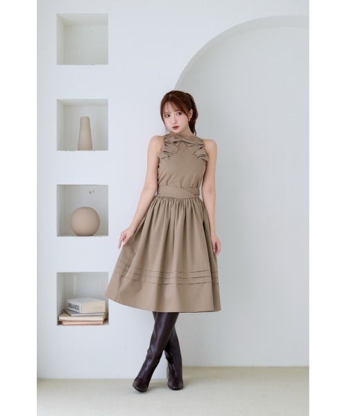 MISTREASS(ミストレアス)の「Sleeveless Ribbon Tops×Flare Skirt Set Up(セットアップ・レディース・グレー/ベージュ・FREE)」の6枚目の写真