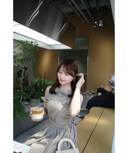 MISTREASS(ミストレアス)の「Sleeveless Ribbon Tops×Flare Skirt Set Up(セットアップ・レディース・グレー/ベージュ・FREE)」の12枚目の写真