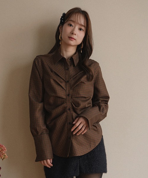 mideal(マイディール)の「tuck design bow tie shirt / タックデザインボウタイシャツ(シャツ/ブラウス・レディース・ベージュ/ブラウン/グレー・FREE)」の1枚目の写真