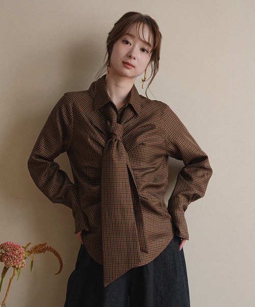 mideal(マイディール)の「tuck design bow tie shirt / タックデザインボウタイシャツ(シャツ/ブラウス・レディース・ベージュ/ブラウン/グレー・FREE)」の17枚目の写真