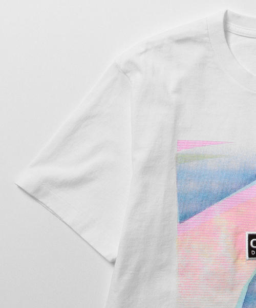 BEAMS T（ビームスティー）の「C.E / LACQUER T（Tシャツ/カットソー・メンズ・ブラック/ホワイト・LARGE/X-LARGE/SMALL/MEDIUM）」の3枚目の写真