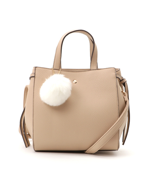 archives(アルシーヴ)の「フェイクファーチャーム付き 合皮バッグ(ハンドバッグ・レディース・ベージュ/ブラック/ブラウン系その他・MEDIUM)」の3枚目の写真