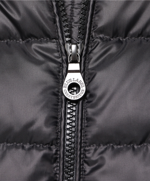 BLUE LABEL CRESTBRIDGE（ブルーレーベルクレストブリッジ）の「ダウンジャケット（その他アウター・レディース・ネイビー/ブラック/ベージュ・36/38/40/42）」の14枚目の写真
