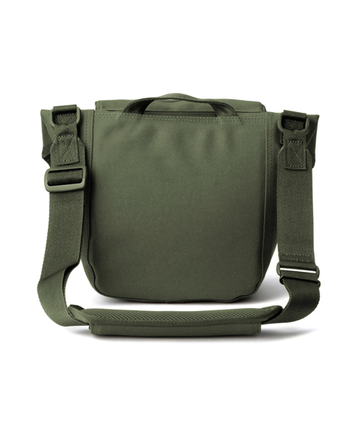PORTER（ポーター）の「PORTER PROTECT SHOULDER BAG SMALL <B印 YOSHIDA SELECT>（ショルダーバッグ・メンズ・グレー/ブラック/ベージュ/ブラウン/オリーブ/ブルー・ONE SIZE）」の7枚目の写真