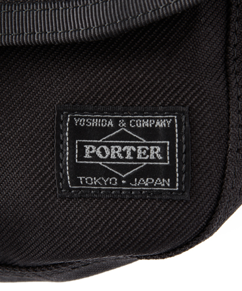 PORTER（ポーター）の「PORTER PROTECT SHOULDER BAG SMALL <B印 YOSHIDA SELECT>（ショルダーバッグ・メンズ・グレー/ブラック/ベージュ/ブラウン/オリーブ/ブルー・ONE SIZE）」の17枚目の写真