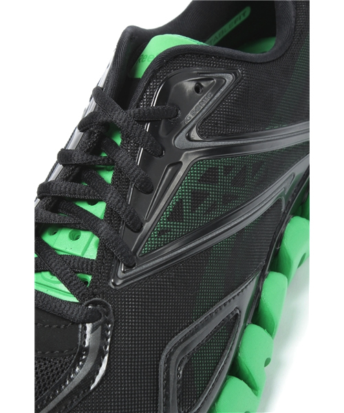 Reebok(リーボック)の「ZIGSONIC SPOT(スニーカー・メンズ・ブラック・26.5/27/27.5/28/28.5/29)」の6枚目の写真