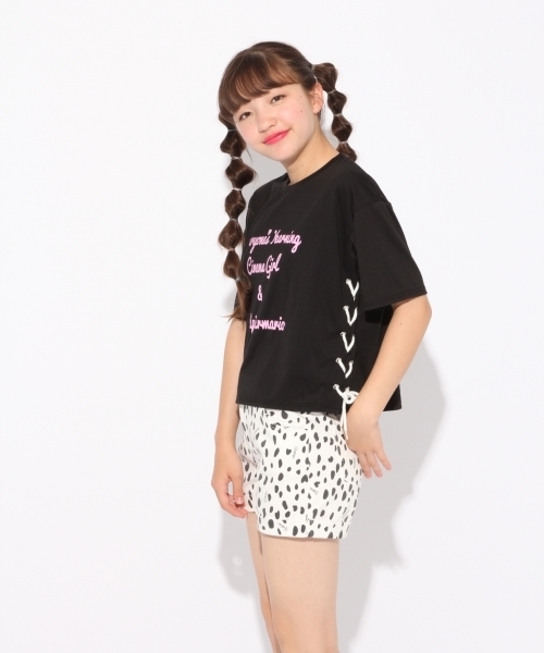 repipi armario（レピピ アルマリオ）の「☆nicola×KAYA×repipi☆レースアップTシャツ（Tシャツ/カットソー・キッズ・レッド/ホワイト/イエロー/ブラック・X-SMALL/LARGE/SMALL/MEDIUM）」の2枚目の写真