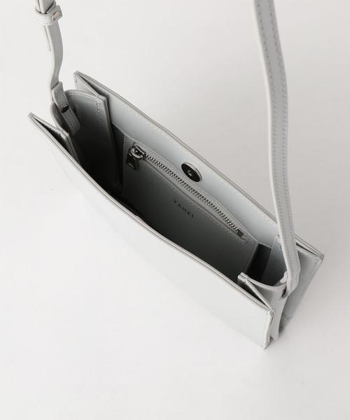 YAHKI（ヤーキ）の「＜YAHKI＞スプリットレザーサコッシュ о（ショルダーバッグ・レディース・シルバー/ブラック・FREE）」の9枚目の写真
