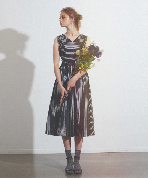 PICHE ABAHOUSE(ピシェ アバハウス)の「シンプルアンクルストラップサンダル(サンダル・レディース・ブラック/ライトグレー/ピンク・34/35/37/36/39/40/38)」の5枚目の写真