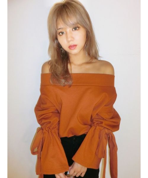 EMODA（エモダ）の「スリーブタイオフショルダートレーナー（Tシャツ/カットソー・レディース・ブラック/パープル/グレー/キャメル・FREE）」の4枚目の写真