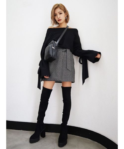 EMODA（エモダ）の「スリーブタイオフショルダートレーナー（Tシャツ/カットソー・レディース・ブラック/パープル/グレー/キャメル・FREE）」の11枚目の写真