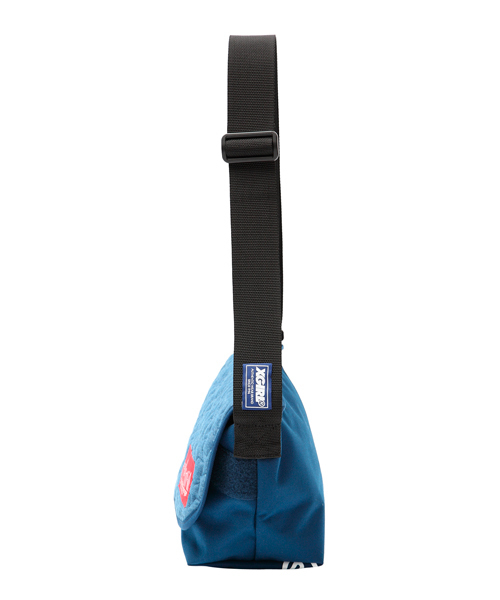 X-girl（エックスガール）の「X-girl×MANHATTAN PORTAGE QUILTED STARS 1605-JR（メッセンジャーバッグ・レディース・ネイビー・ONE SIZE）」の3枚目の写真