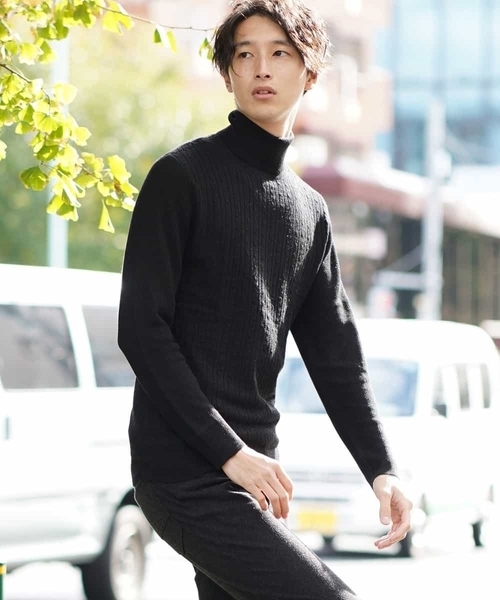 MK MICHEL KLEIN HOMME (エムケーミッシェルクランオム)の「【洗える】タートルネックケーブルニット(ニット/セーター・メンズ・ホワイト/ブラック/ブラウン/レッド・46/48/51)」の2枚目の写真